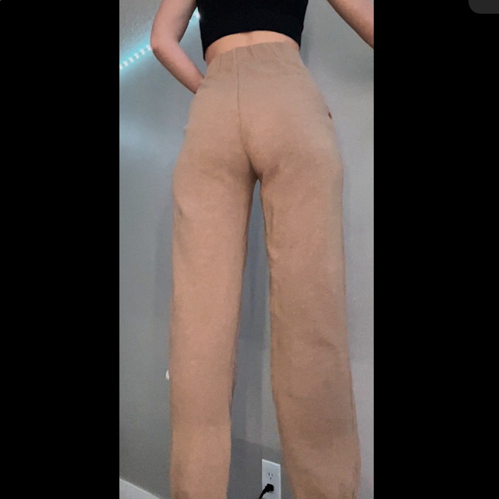 brown sweat pants. Size: S/M